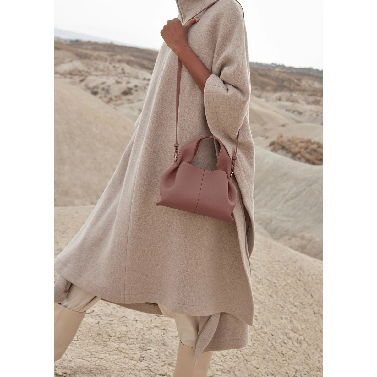 Jamie | Stylish Travel Companion
